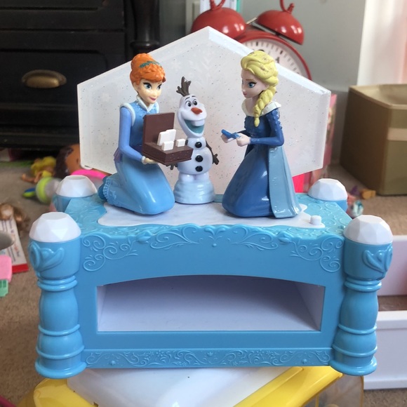 Anna Elsa music box -MISSING tiny drawer ♥️ - Picture 1 of 7